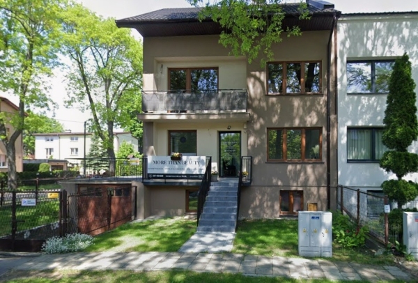 Wejście główne do gabinetu od ulicy Bagatela